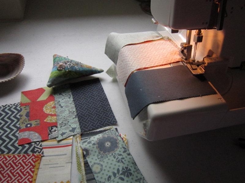 Fabric Fascination Charm Square Scrappy Binding Tutorial