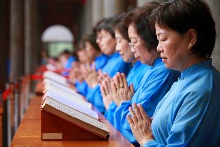 行天宮103.08.26 起拜拜不燒香/每年吸引六百萬名香客 行天宮103.08.26 起拜拜不燒香/每年吸引六百萬名香客