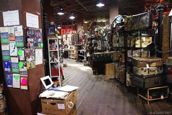aliciasivert, alicia sivertsson, london med grabbarna, england, camden town, camden lock markets, horse tunnel market, marknad
