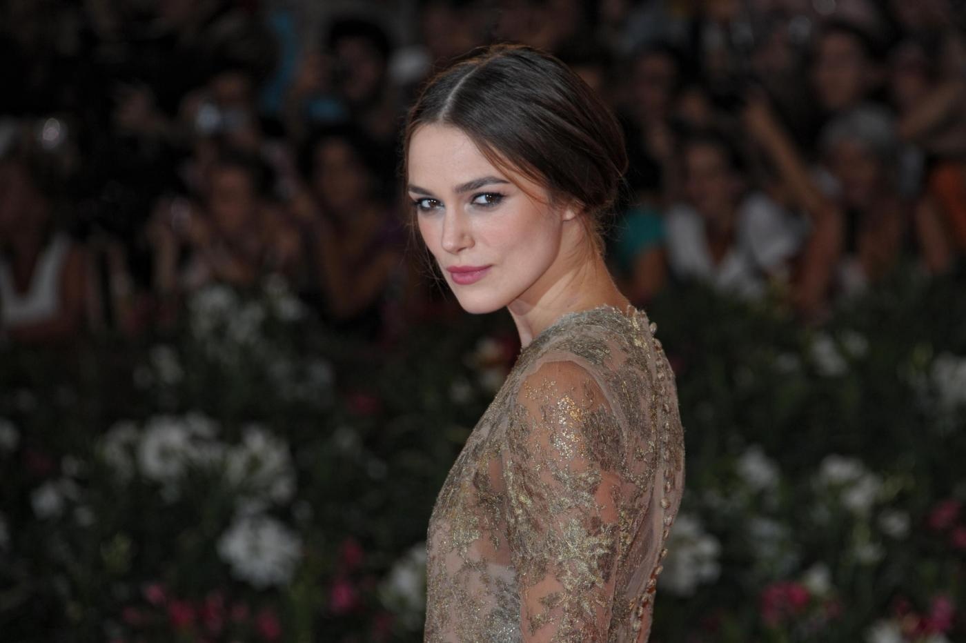 http://2.bp.blogspot.com/-IqDKmYGN0sY/Tm3yAhU8gBI/AAAAAAAACtY/ilg3ZVYbu-Q/s1600/Keira-Knightley-a-Venezia-2011.jpg