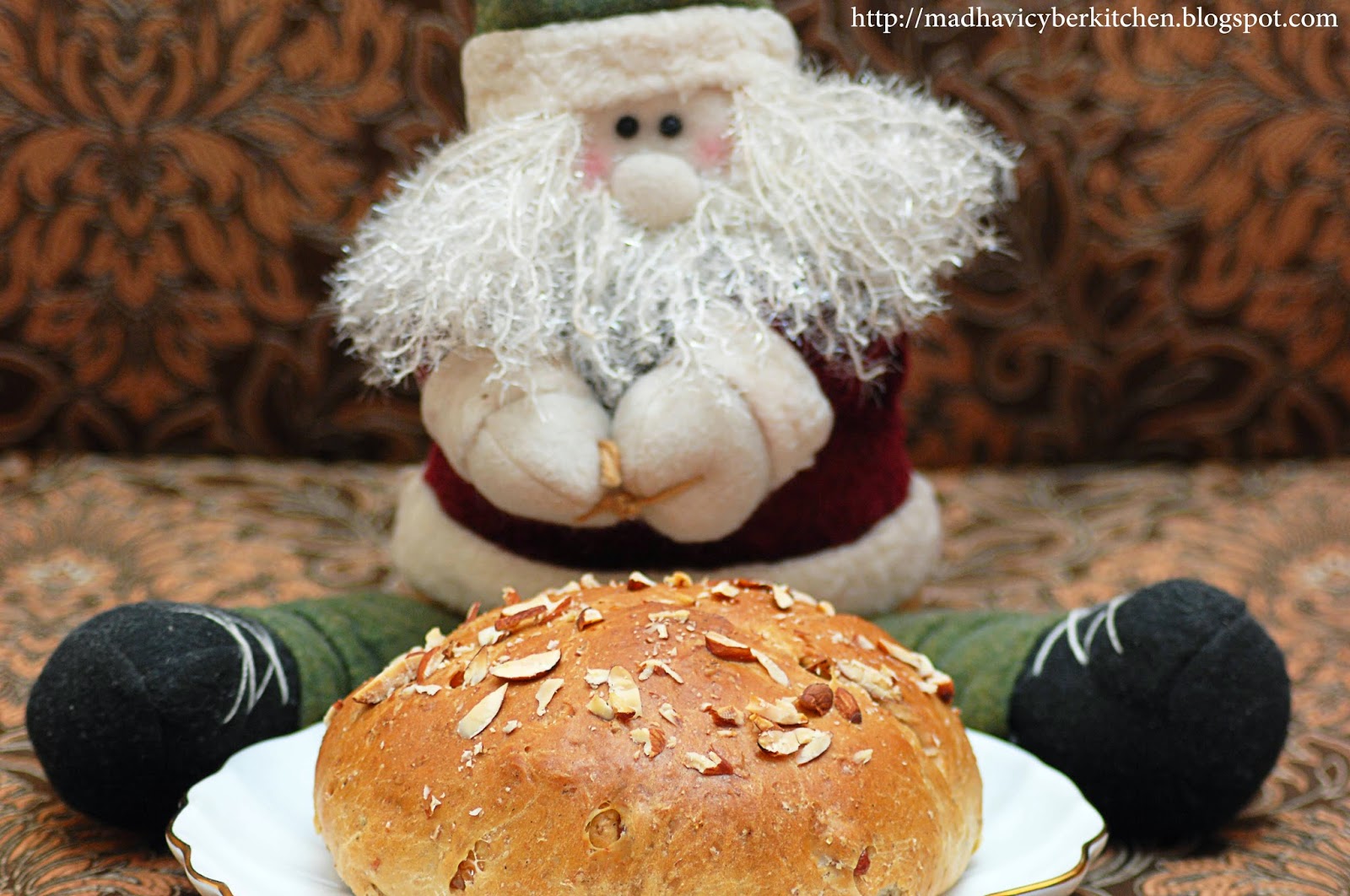 Madhavi's Cyber Kitchen Julekake (Norwegian Christmas Bread)