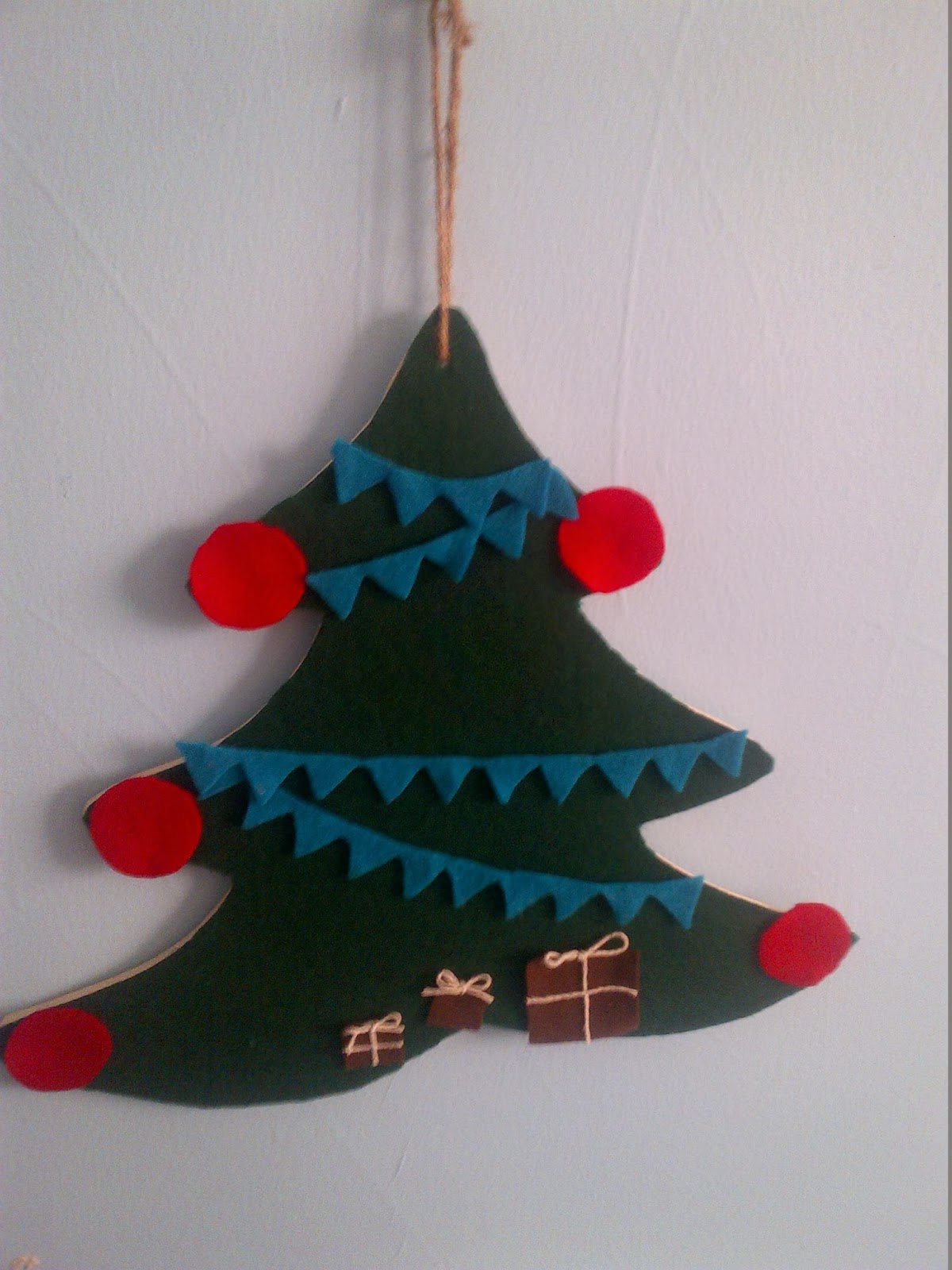 DIY Felt Tree