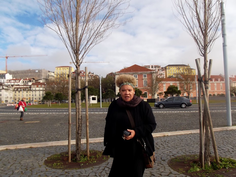 NECA MACHADO EM LISBOA PASSEIA PELO RIO TEJO