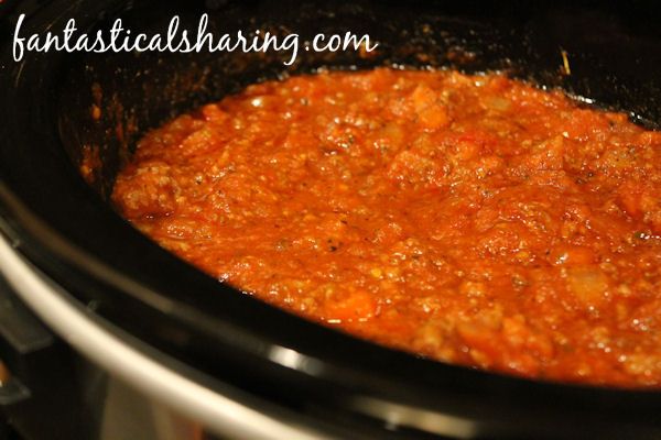 Easy Crockpot Spaghetti Sauce | Semi-homemade, but incredibly flavorful #recipe #SundaySupper #spaghetti #crockpot