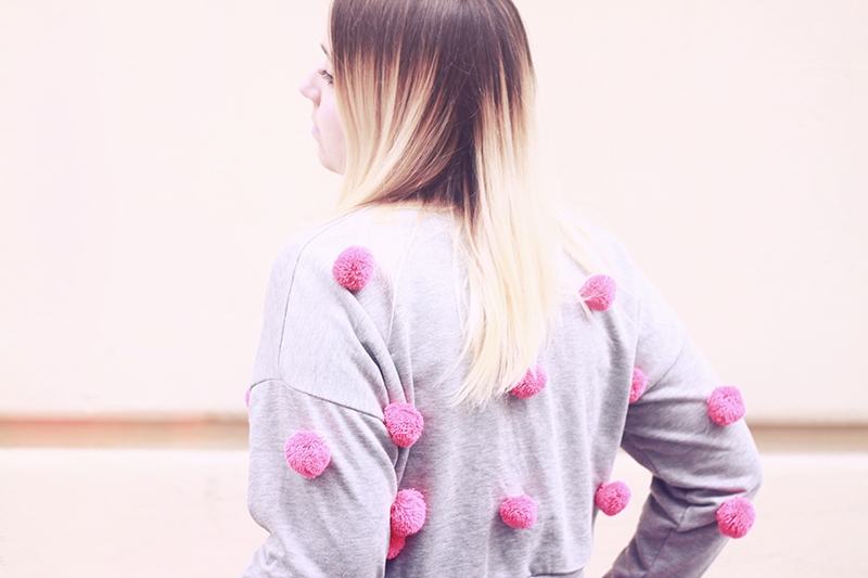 pom pom sweater pink