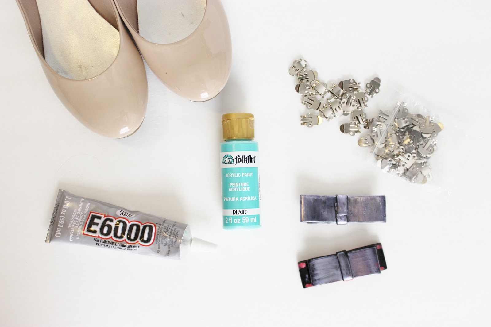 Lovely On a Budget DIY BOW SHOE CLIPS