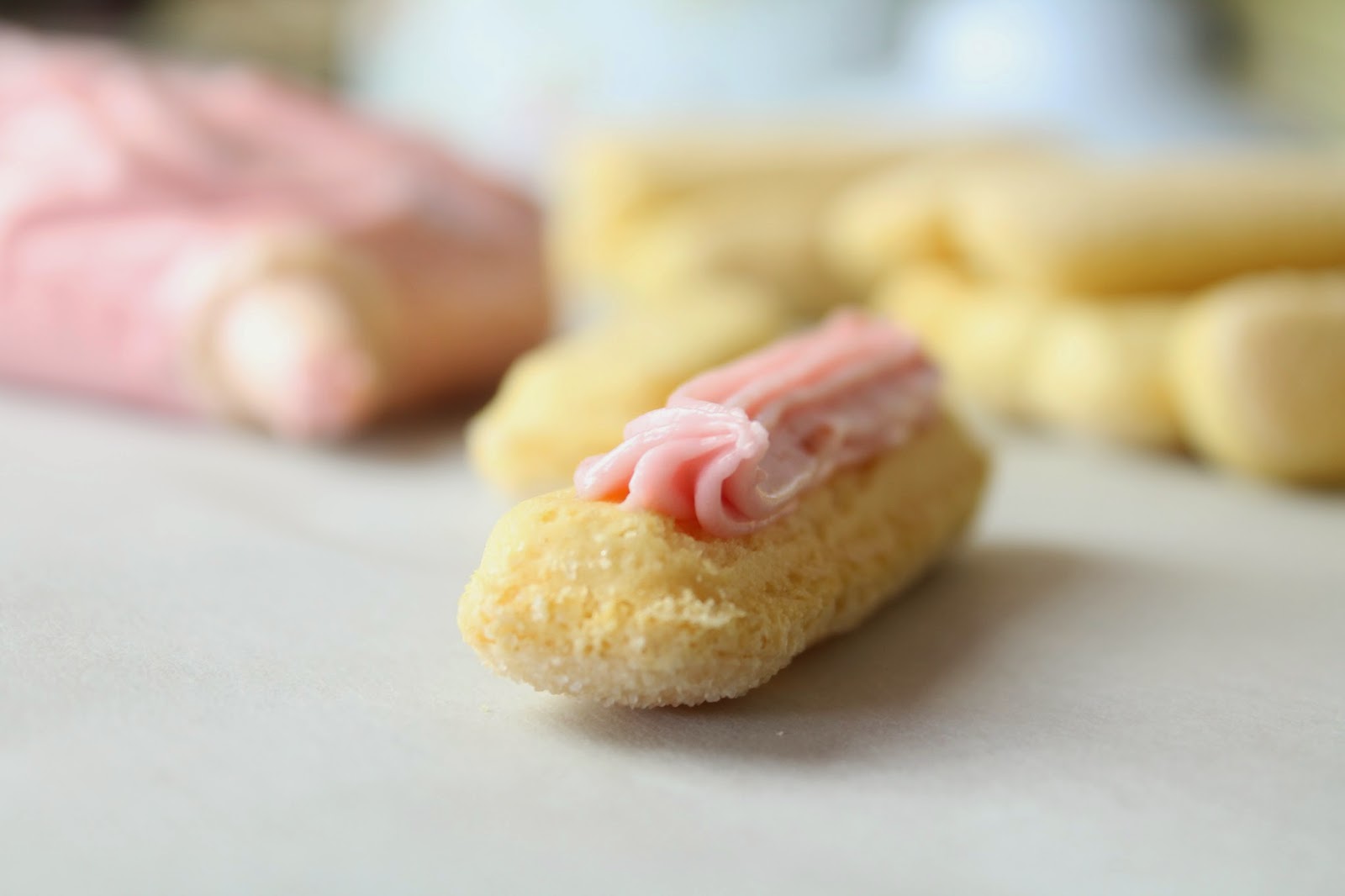 Lick The Spoon Strawberry Creme Fingers