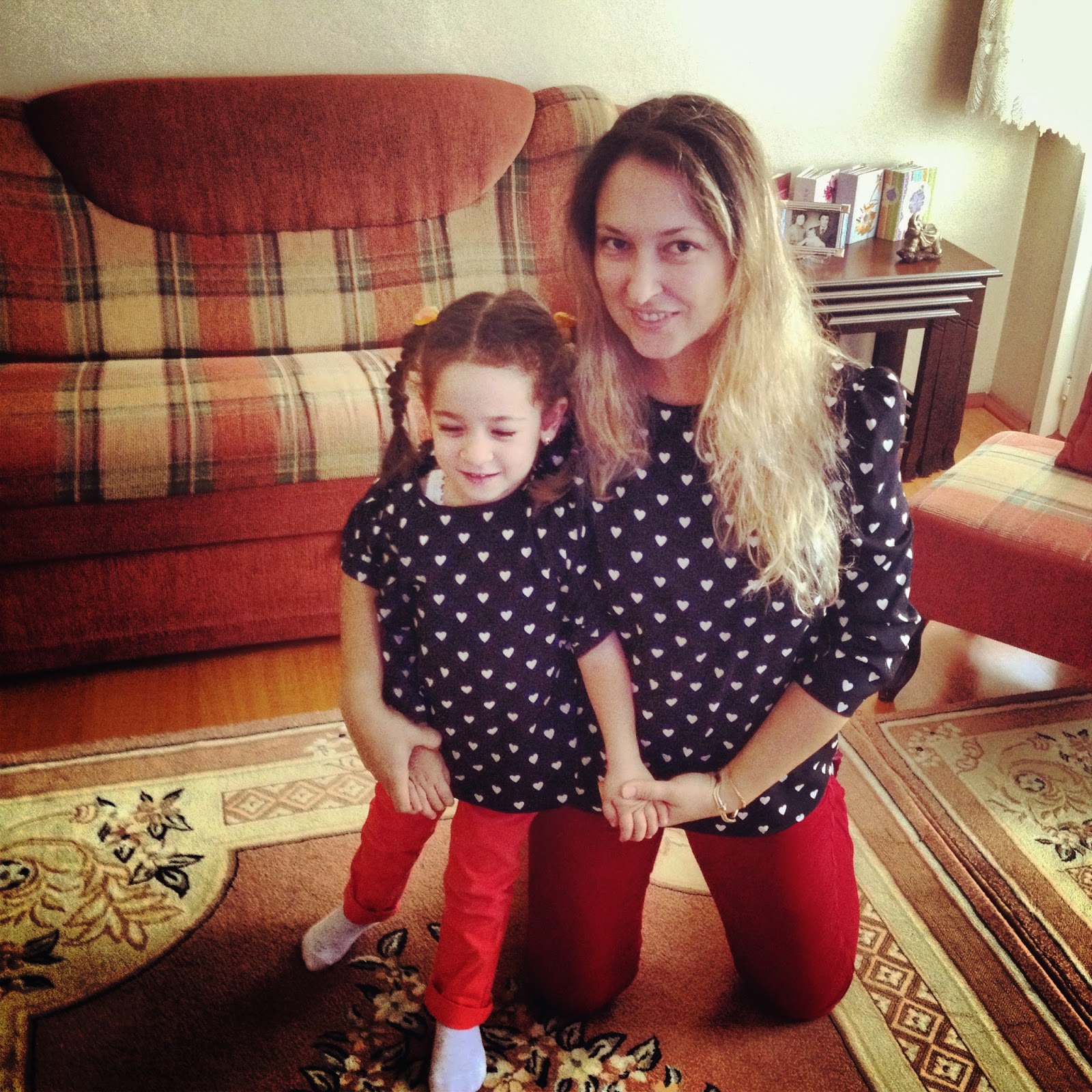 Alev Geziyor annekız kombini 1