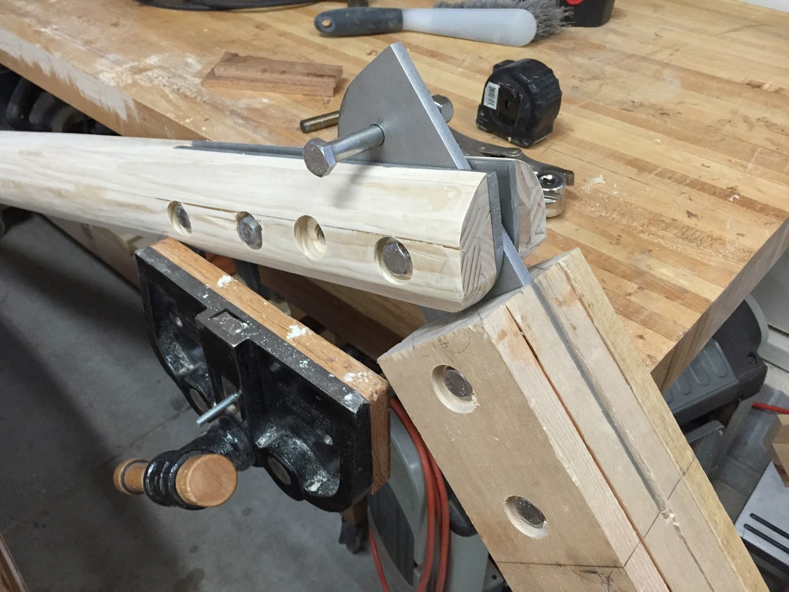 John's Navigator Build A hinged main mast