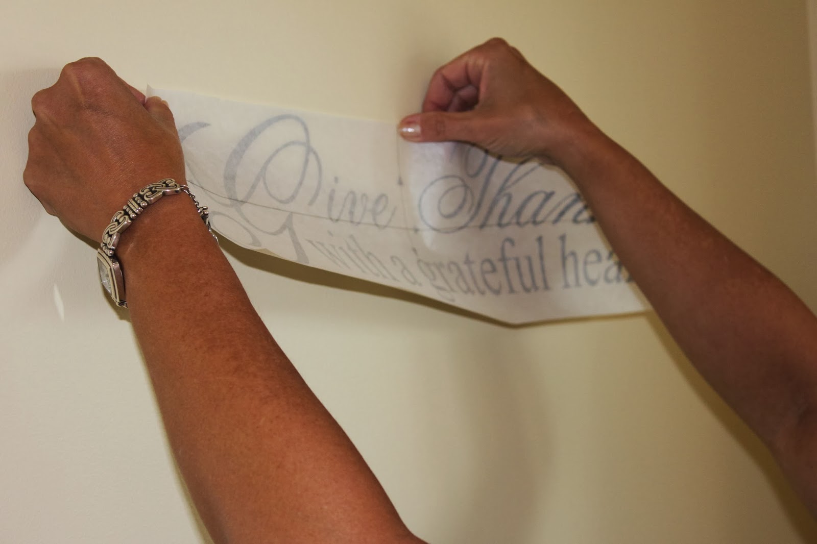 Howsewears Applying Vinyl Wall Words