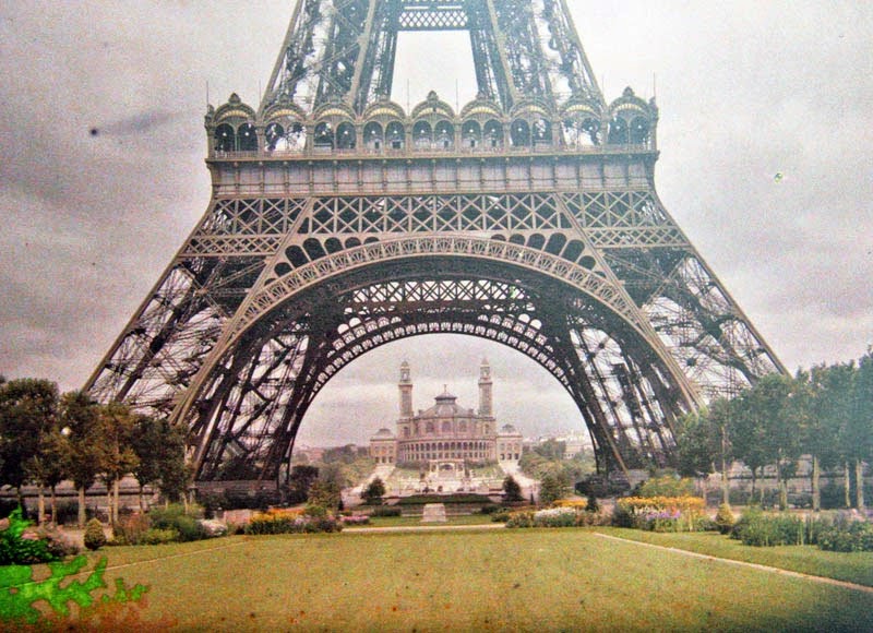 What Did Eiffel Tower Look Like  in 1920 