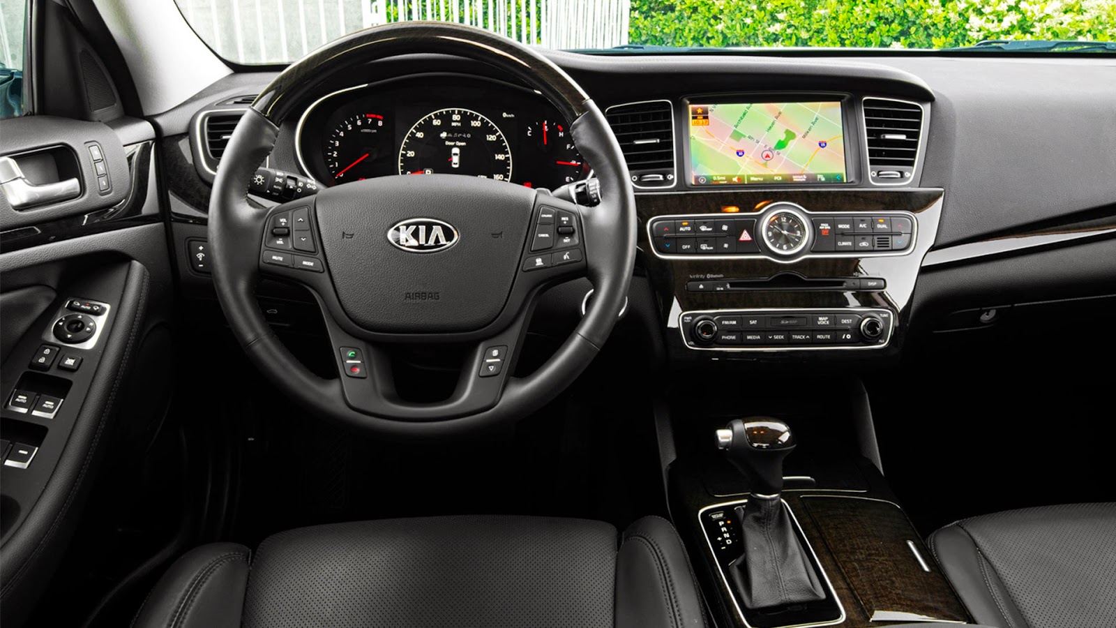 Motor Car 2014 Kia Cadenza