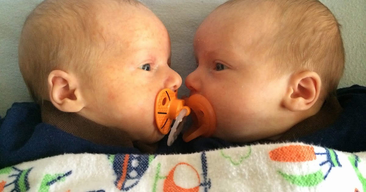 TWINS How to calm 2 babies crying