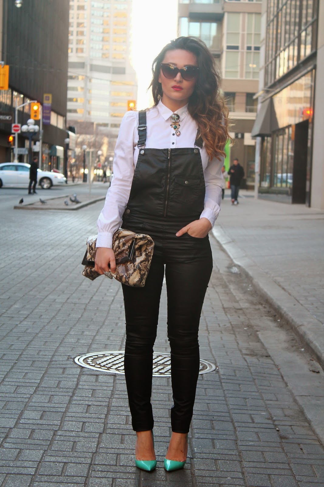 How To Dress Up Black Overalls / Dungarees