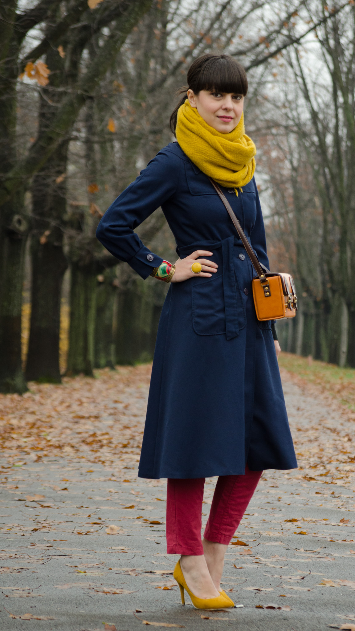 chic navy thrifted coat trench fedora hat h&m burgundy ankle cut pants mustard peoma shoes heels over sized scarf box bag satchel black turtleneck autumn fall bangs