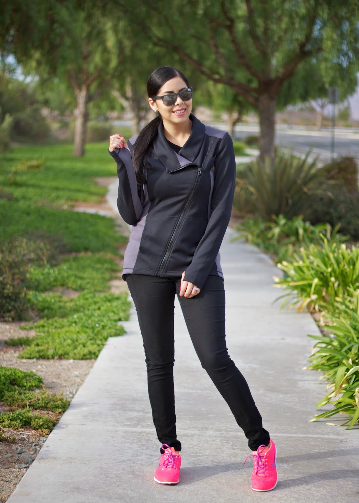 Lil Bits of Chic: Athetic Chic cabi clothing dash jacket, cabi clothing blogger, how to wear a gym jacket, rayban sunnies, rayban sunglasses, rayban blogger, how to wear a black coat