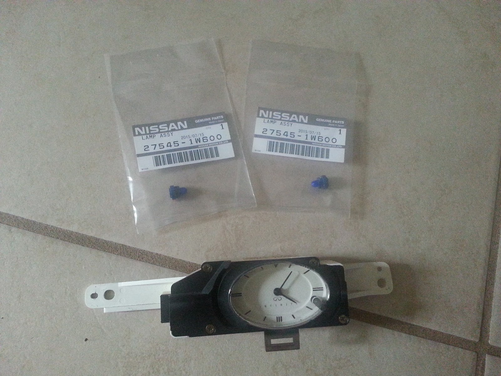 Corolla DIY DIY 2000 Infiniti I30 Clock Bulb Replacement