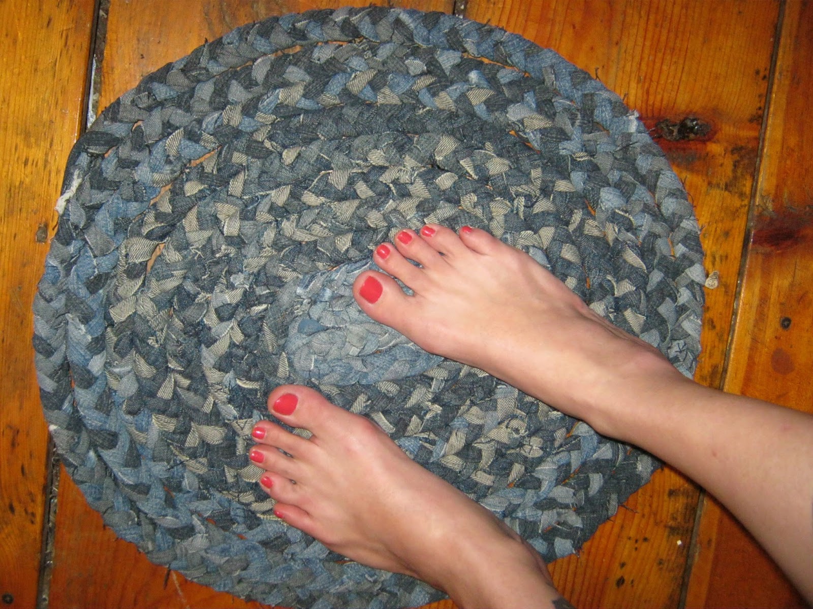 The Wookie/Romulan Craft Crossover Braided Denim Rug Tutorial