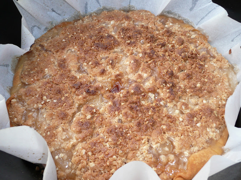 Everyday Dutch Oven Easy Apple Cobbler Pizza