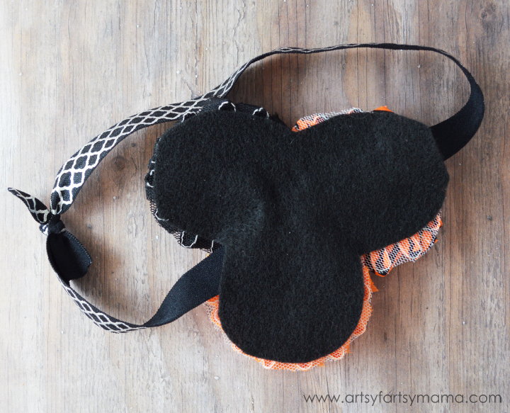 Easy Halloween Headbands at artsyfartsymama.com