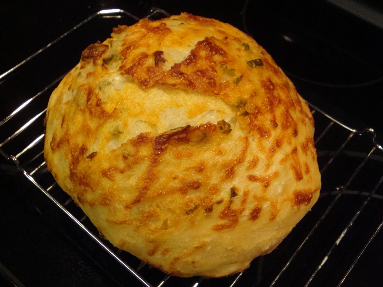 kimscookingfrenzy Jalapeno & Cheddar Dutch Oven Bread