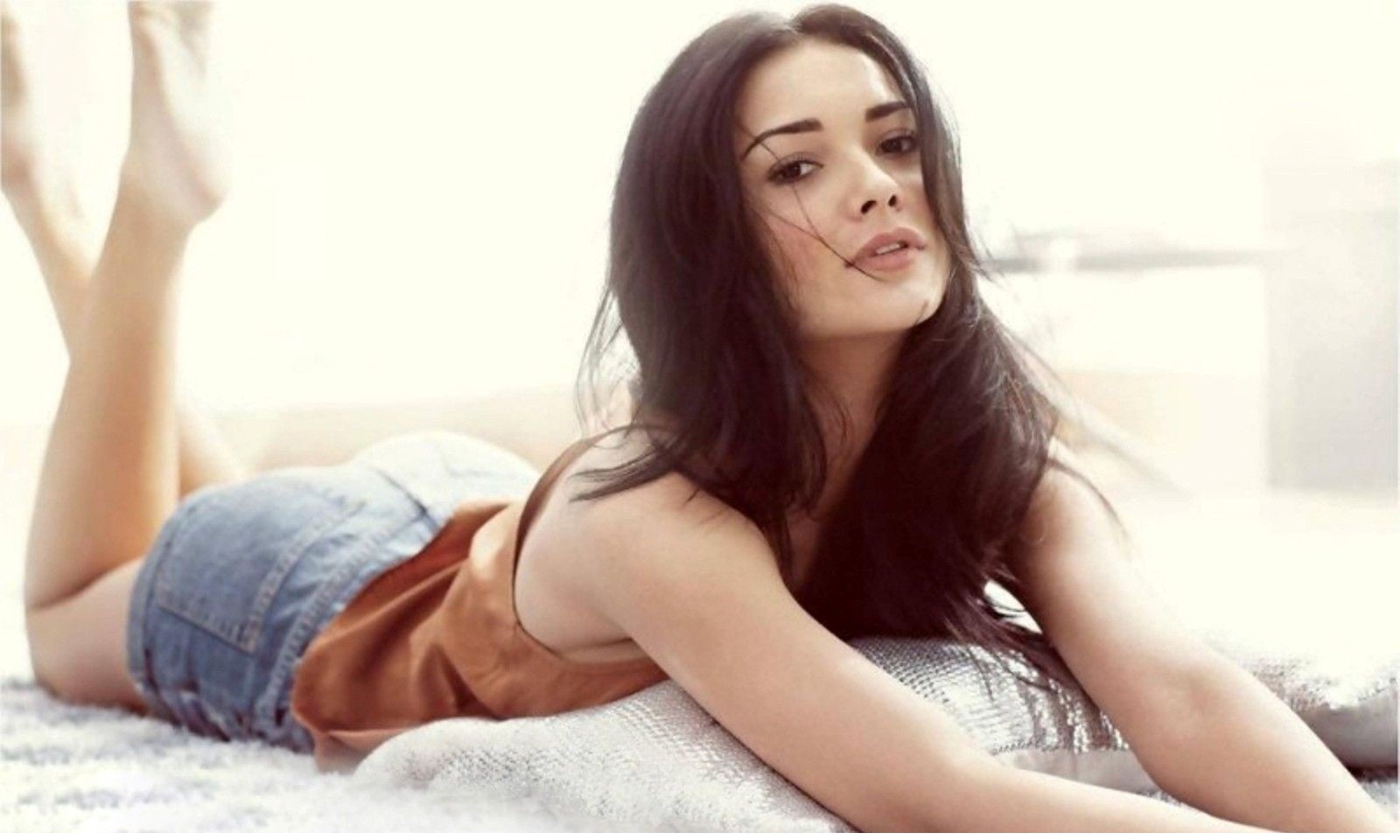amy jackson movie wallpaper