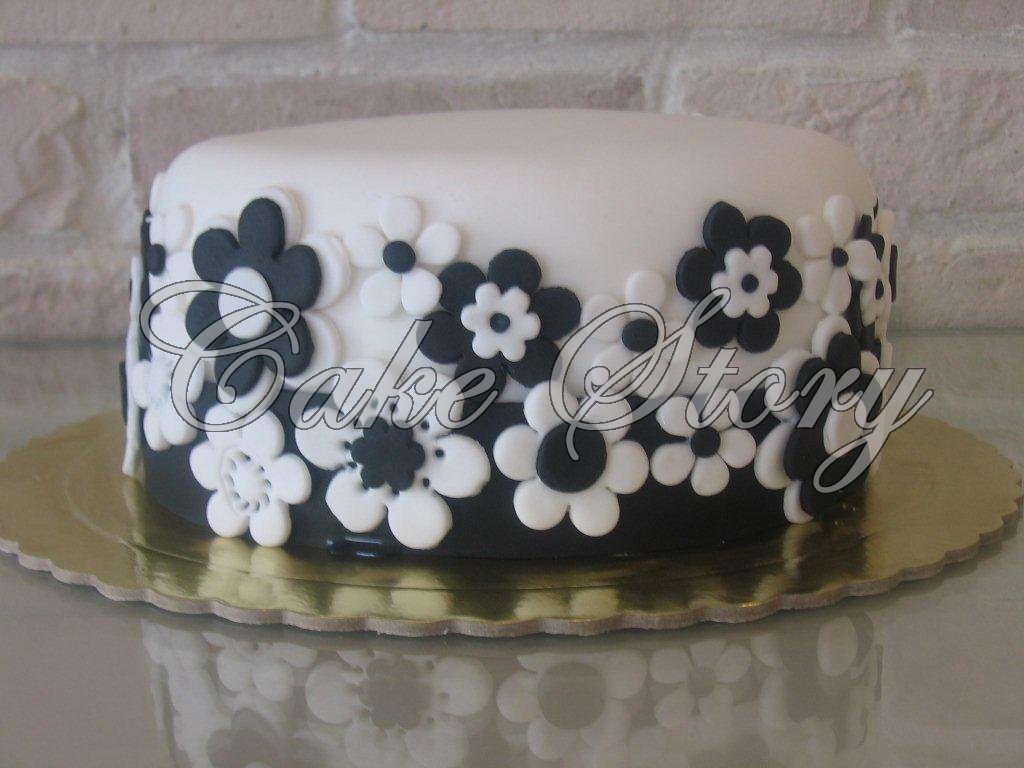 cake story siyah beyaz cicekli pasta