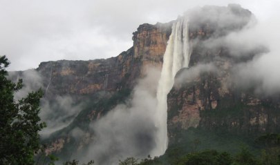 Pemandangan_air_terjun_angel