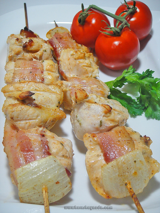 Куриный шашлык с беконом   http://www.horoshayaeda.com