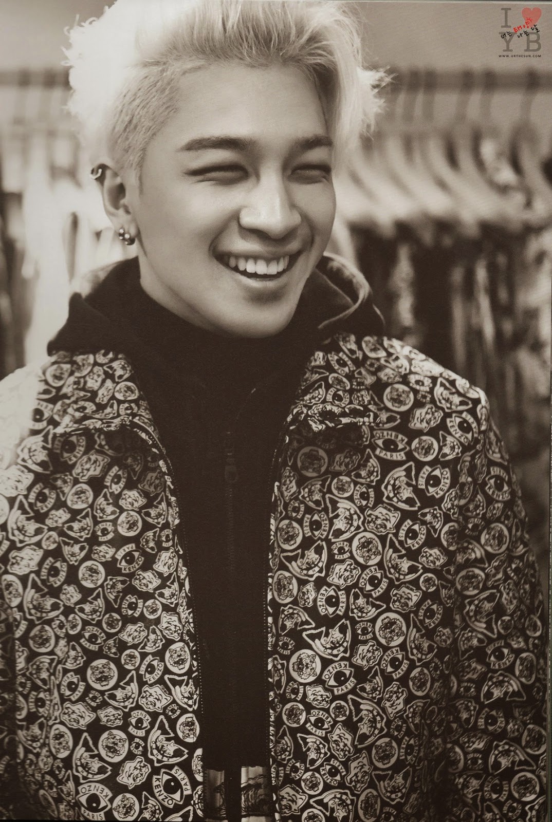 k-pop girl: Scans: Taeyang in Paris 2014 Photo Book