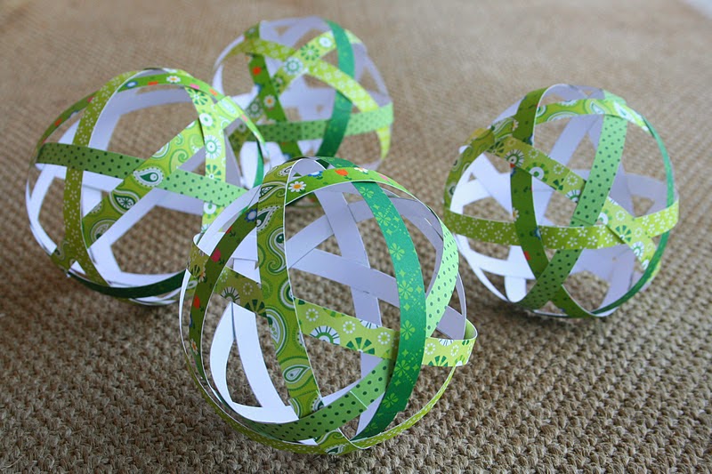 DIY Make Paper Ornament Balls DIY Craft Projects