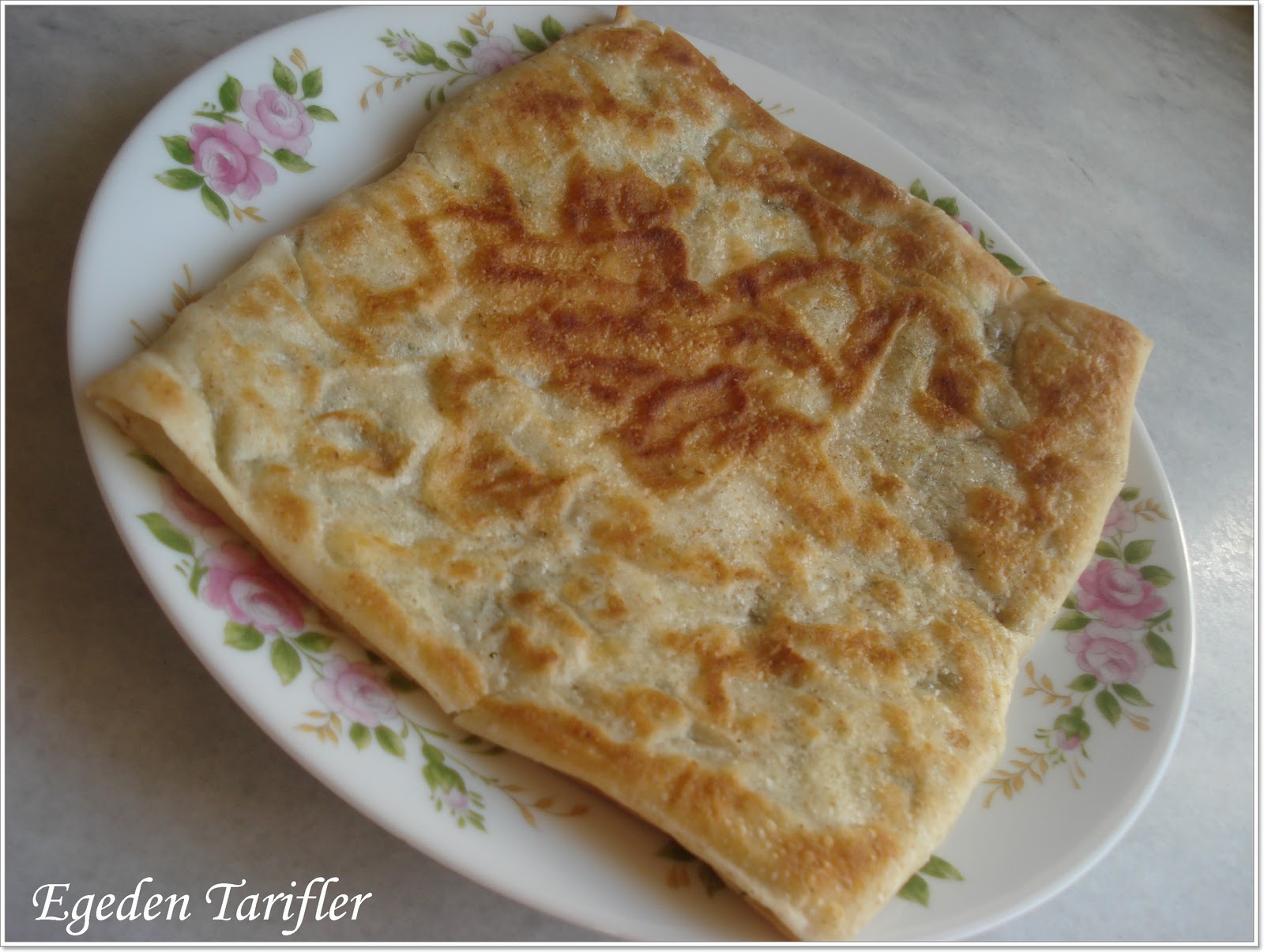 EGE�DEN TARİFLER Tam Buğday Unu ile PırasalıIspanaklı ve Haşhaşlı