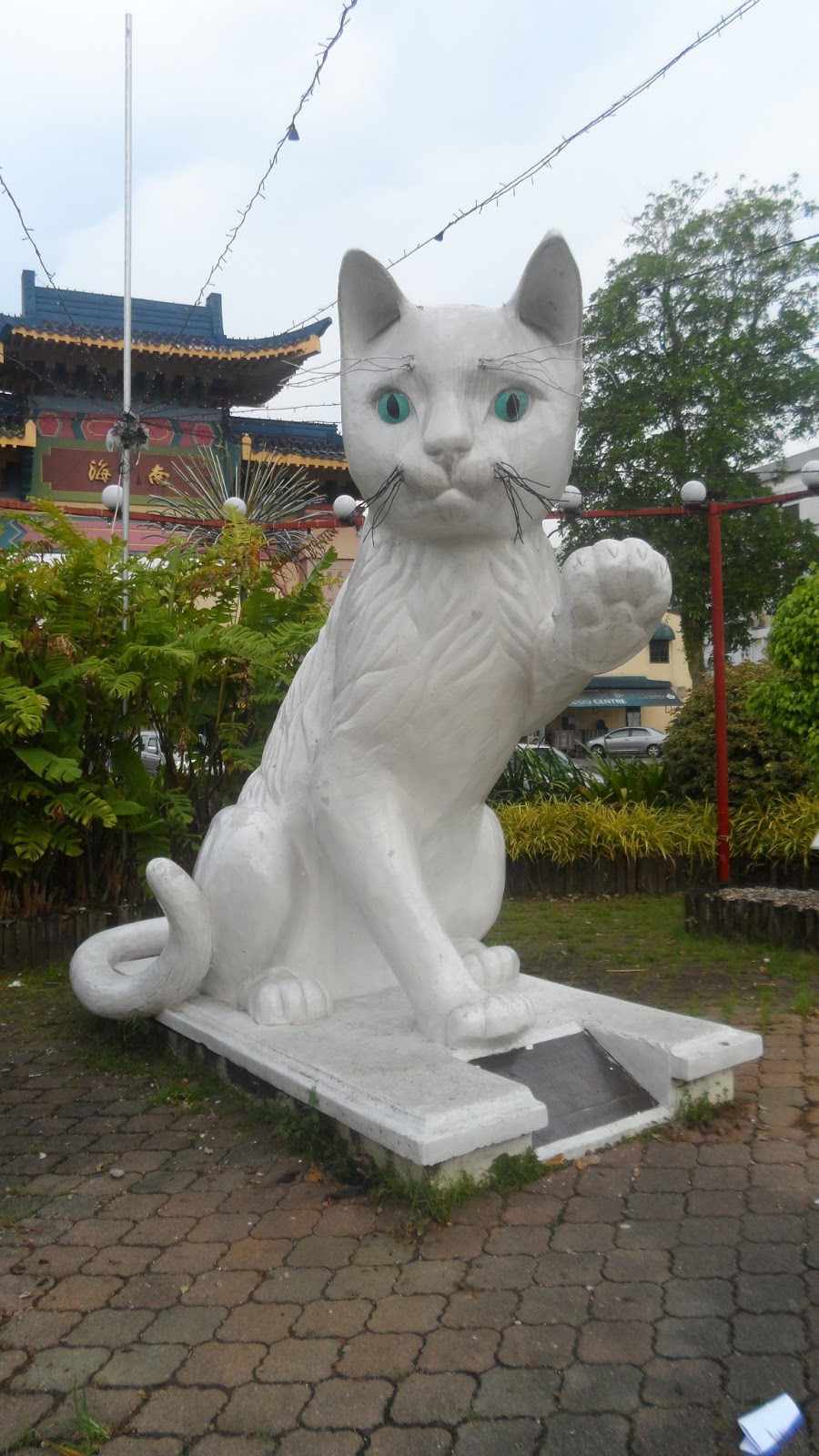 Interesting Corner of Me : Cat Statues in Kuching