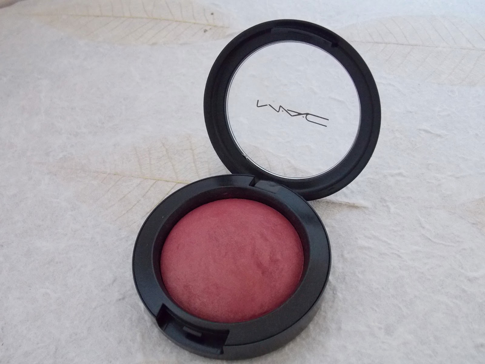 MAC Mineralize Blush in Love Thing MAC Mineralize Blush in Love Thing