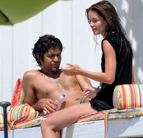 Adrian Grenier.