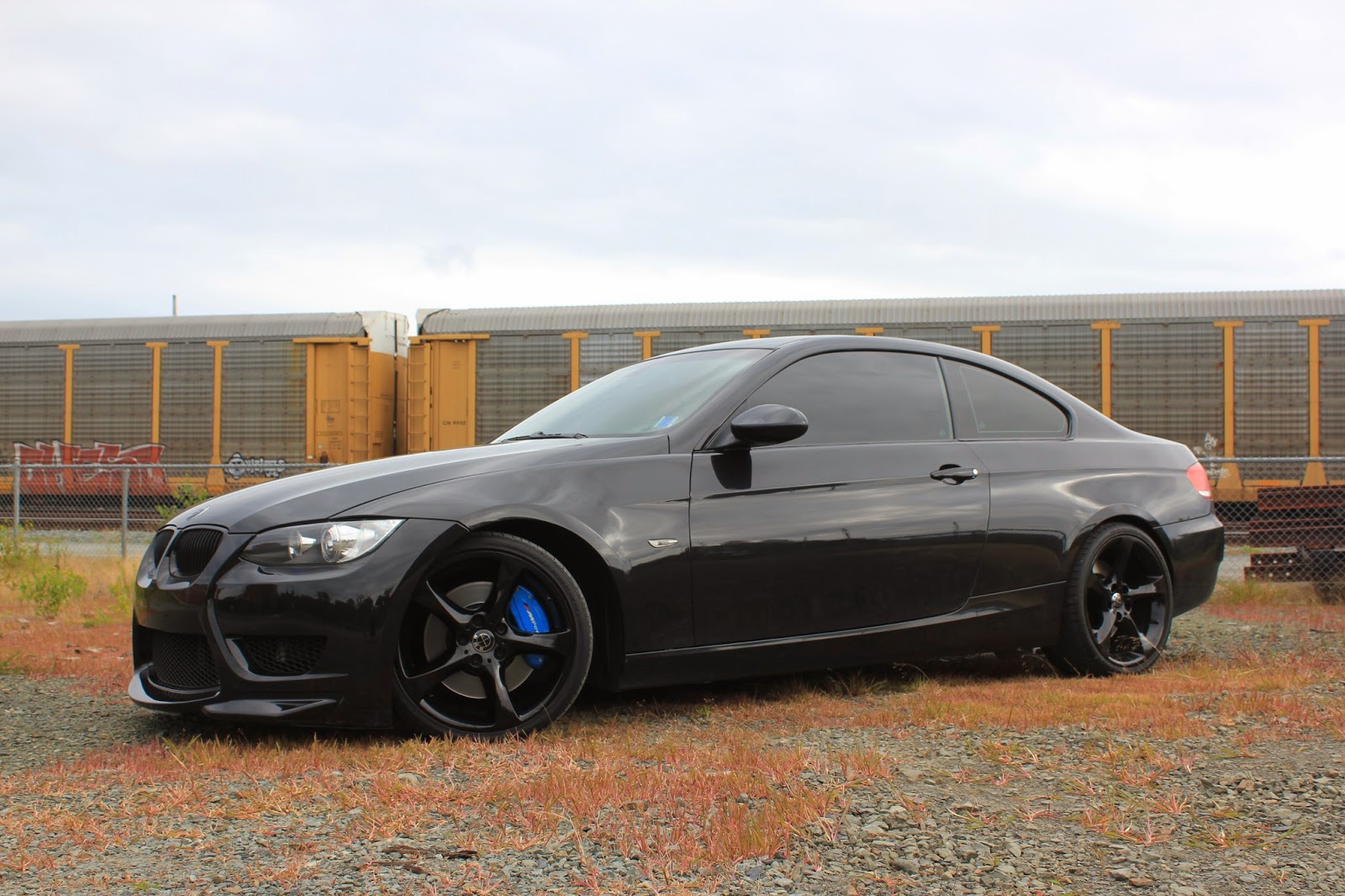 Ravenus Studios The Canadian BMW 335 in Black with the Light Blue