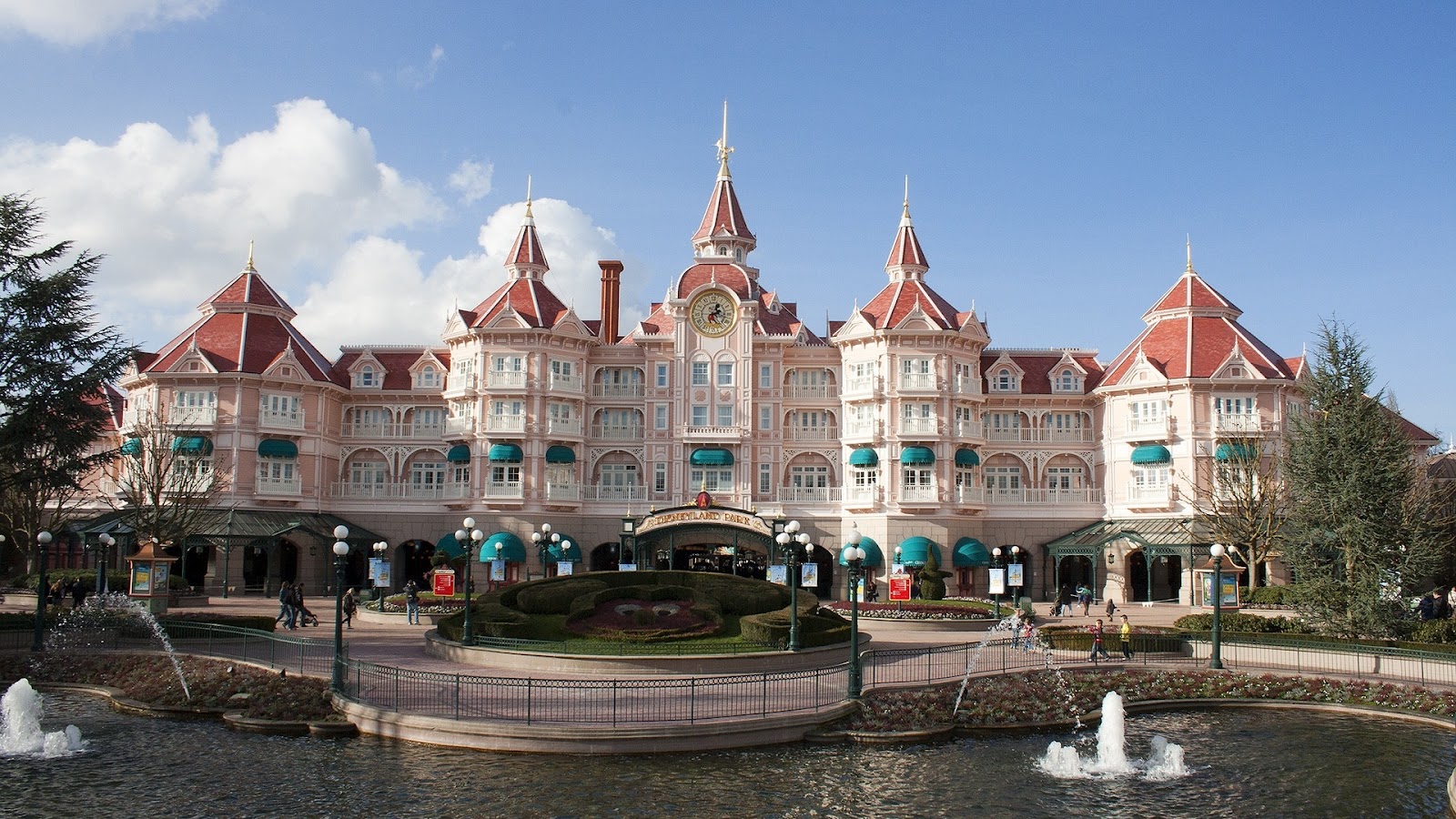 http://2.bp.blogspot.com/-J7TyOVvTCek/UEshsYIVKtI/AAAAAAAAFCY/Op2BhPncQPU/s1600/disneyland_park-1080.jpg