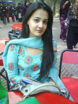 Most attractive paki girl Most attractive paki girl
