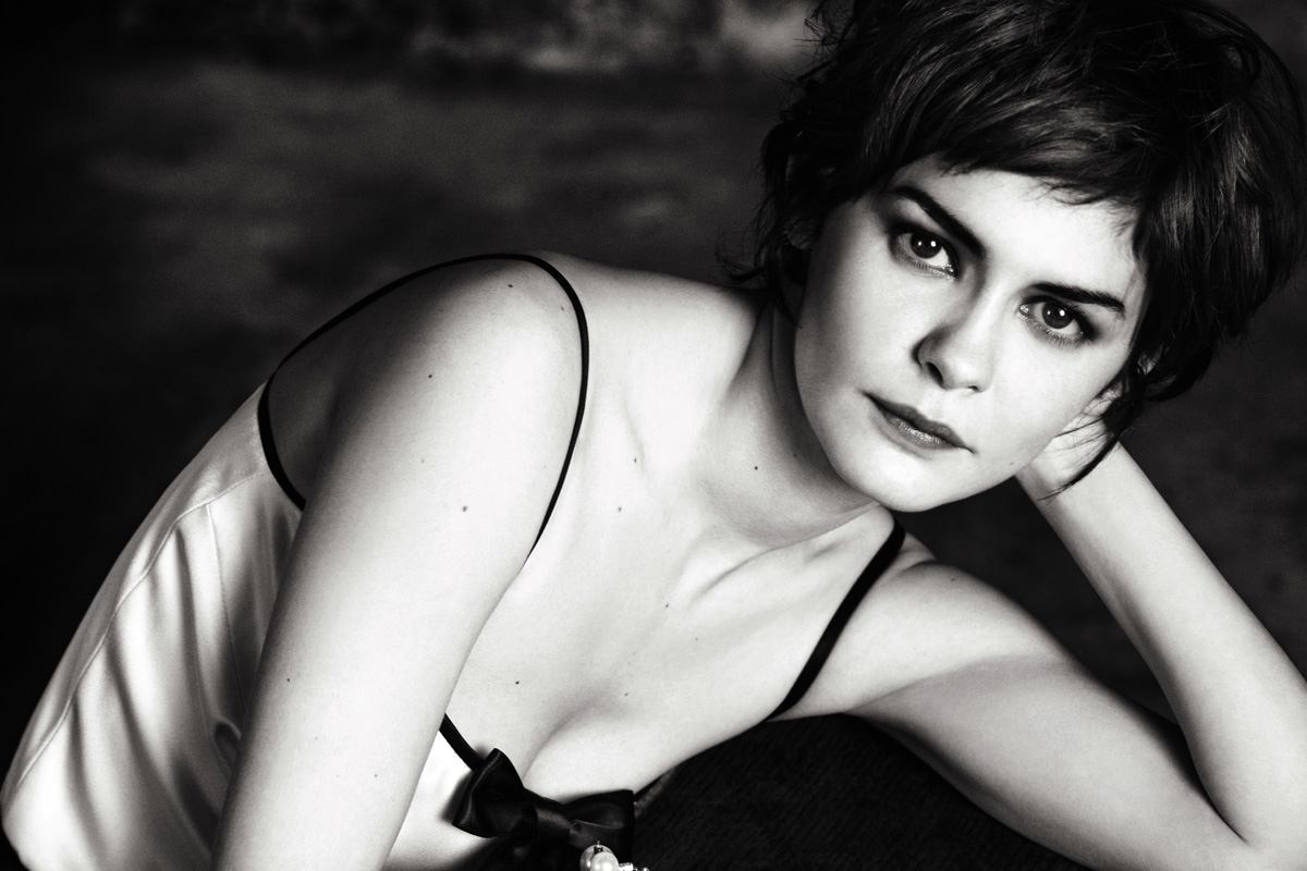 http://2.bp.blogspot.com/-J8eMAflYXSI/T1eZpiDcV0I/AAAAAAAABaw/YI9eRTYhTdw/s1600/Audrey-Tautou-black&amp;white-Wallpaper.jpg