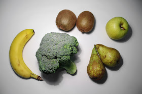 Zumo de kiwi, brócoli y pera con plátano y manzana - ingredientes