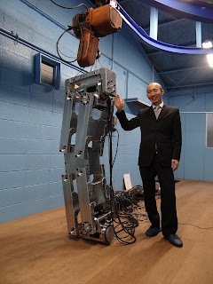 Hajime Sakamoto se propone construir un Gundam totalmente funcional. 1