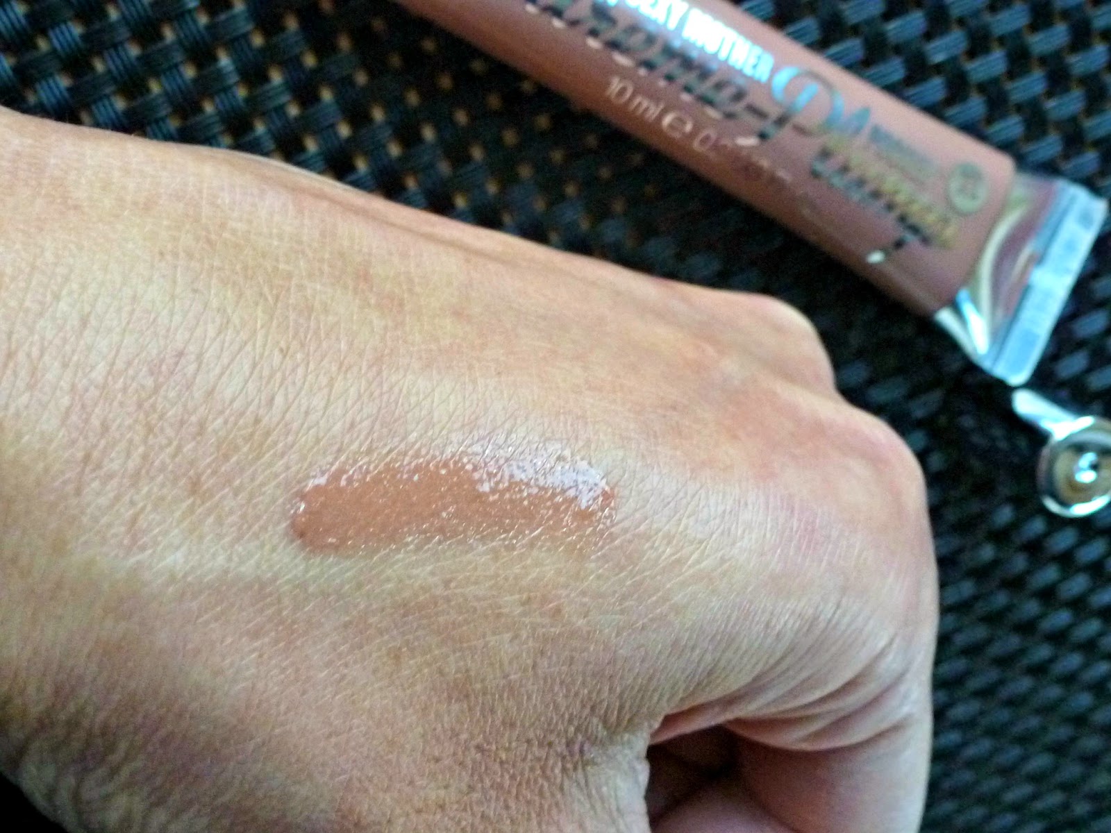 A picture of the Soap & Glory Sexy Mother Pucker Extreme Plump Collagen Lip Shine 