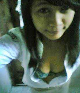 Cewek ABG Bispak Masih Sekolah (SMU) Cewek ABG Bispak Masih Sekolah (SMU)