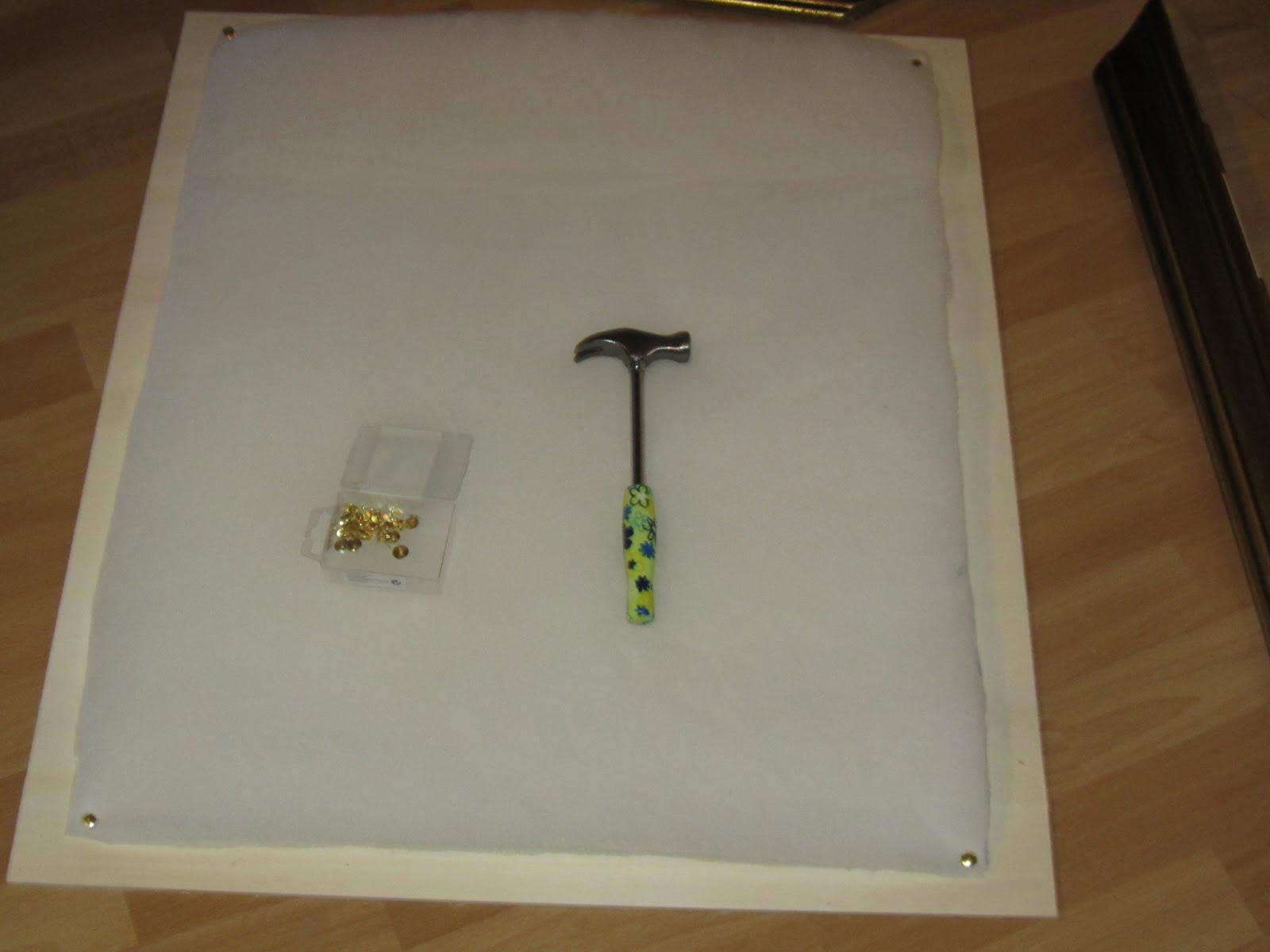 Kreativ Oder Primitiv Pinnwand Aus Altem Bilderrahmen