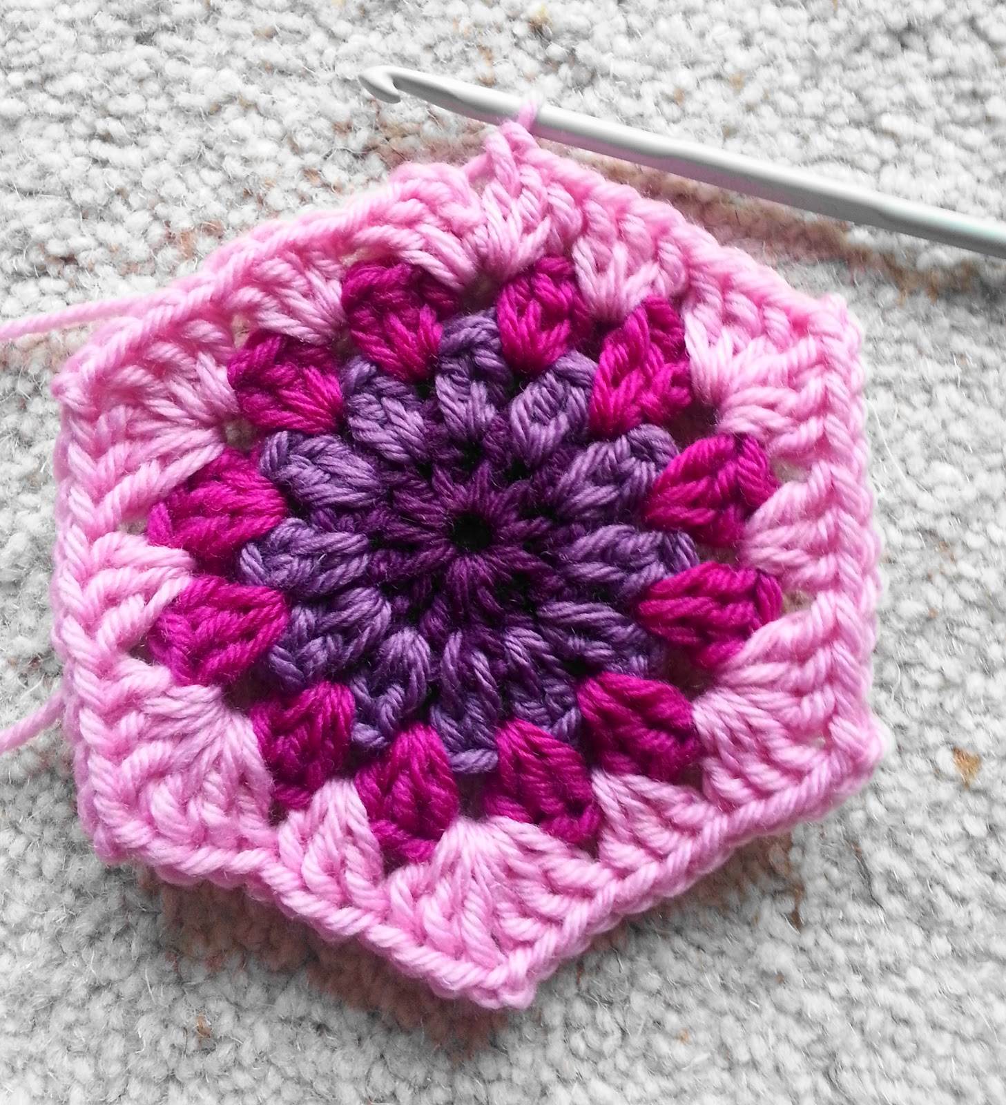 Lavender and Wild Rose: Crochet starburst hexagon pattern ...