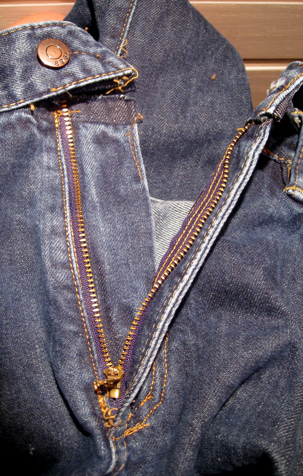 Beth Stone Studio {Home} DIY How to Fix a Broken Zipper