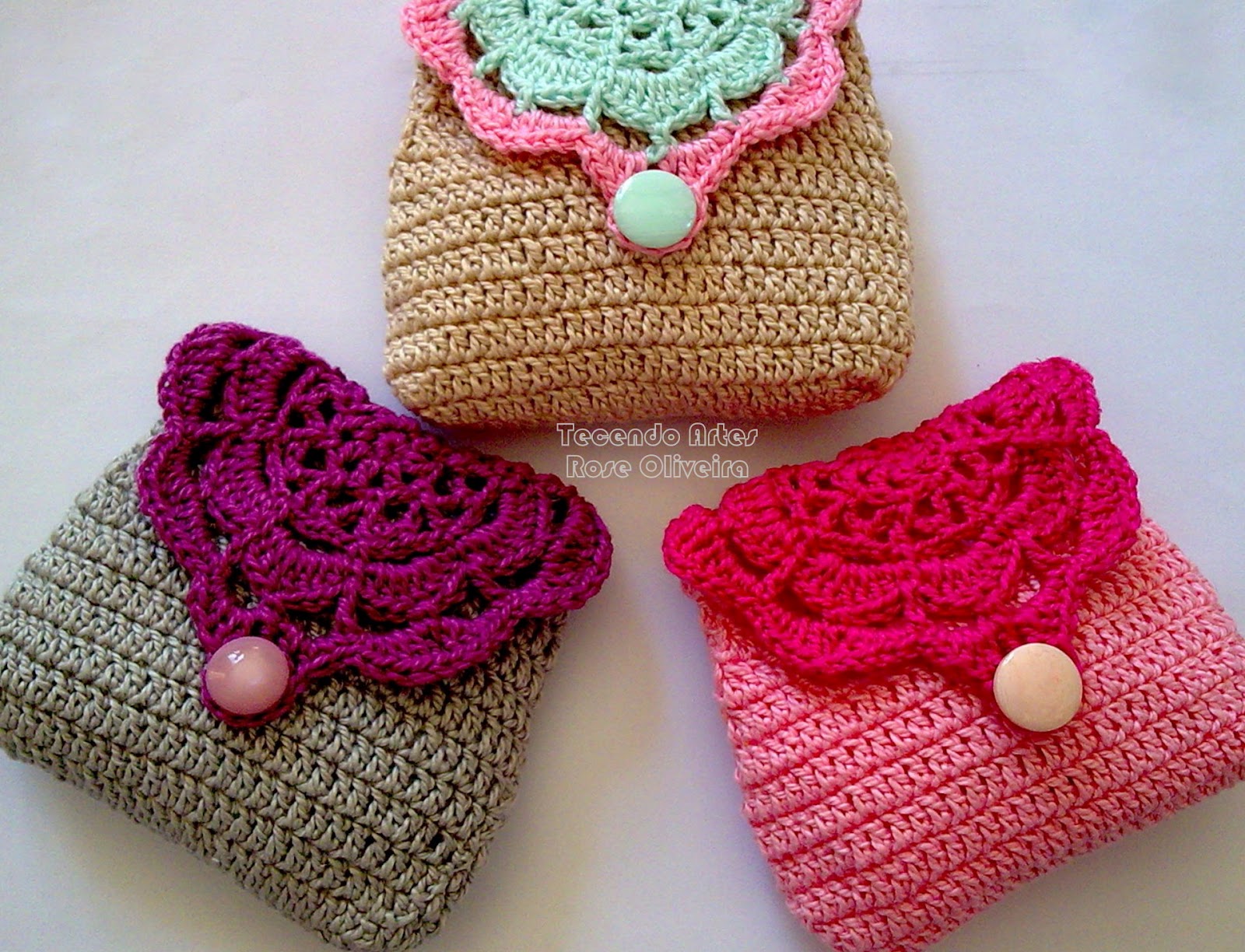 Tecendo Artes em Crochet: Porta Moedas RetrO Coloridas ...