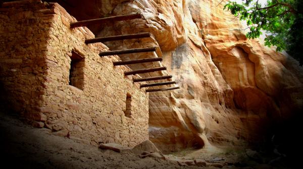 ادخل وشاهد بيوت الهنود الحمر ! Anasazi+Ruins+by+Rick+Schafer-dollhouse_ruin600_336