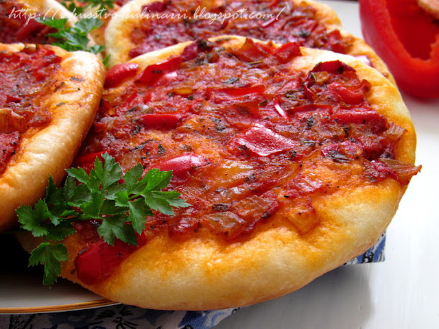 Хатайские лепешки с перцем (Biberli Ekmek Tarifi Hatay Yöresi)