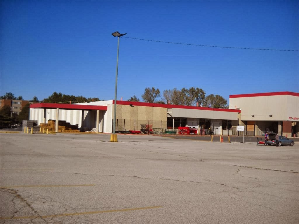 Old Grocery Stores Schnucks/Venture Alton, IL